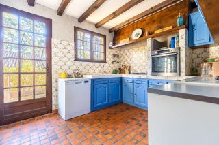 house 7 Rooms for sale on CAP FERRET (33970)