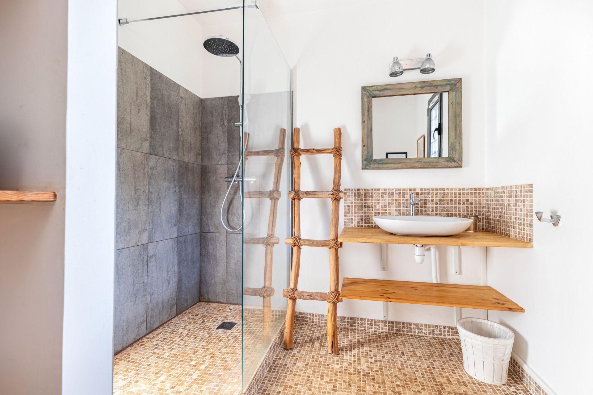 house 12 Rooms for sale on CAP FERRET (33970)