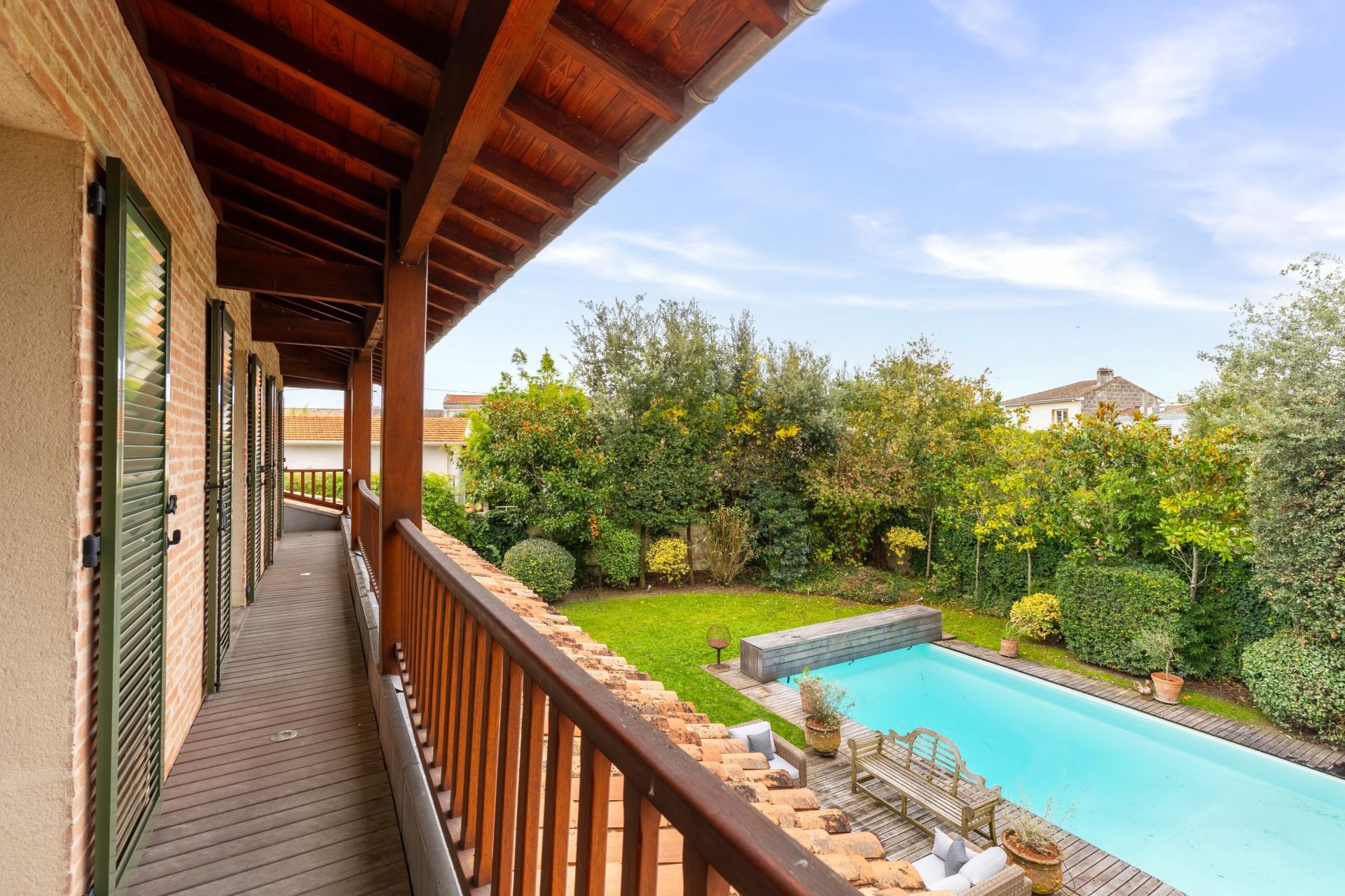 house 10 Rooms for sale on BORDEAUX (33000)