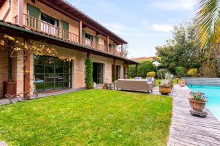 house 10 Rooms for sale on BORDEAUX (33000)