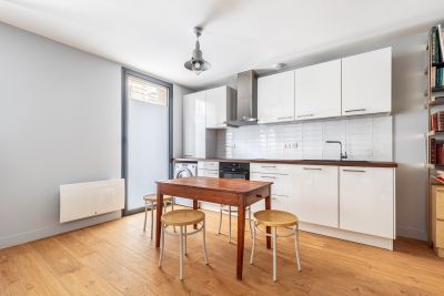 Sale Apartment Bordeaux 2&nbsp;Rooms 44&nbsp;m²