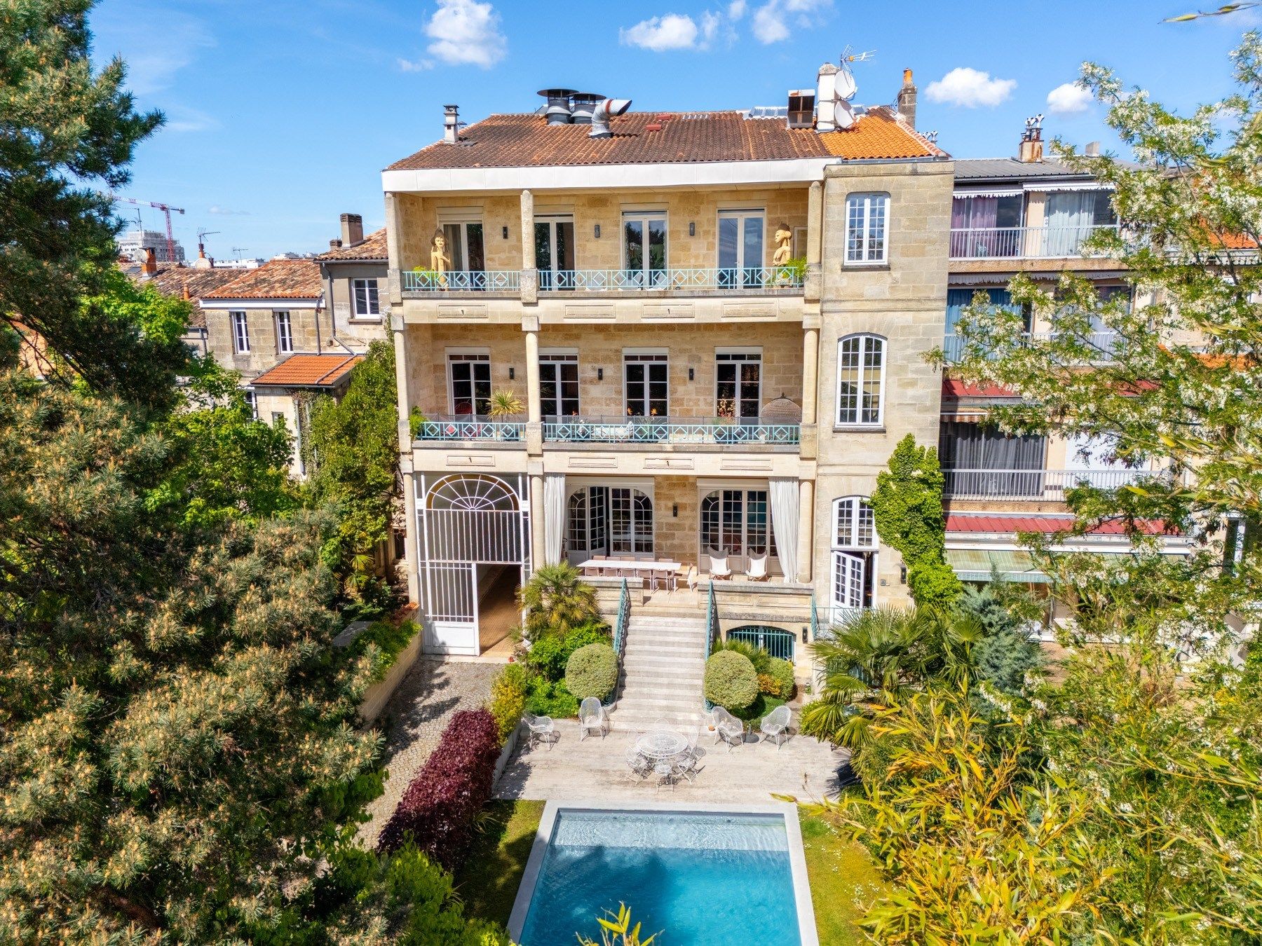 house 18 Rooms for sale on BORDEAUX (33000)