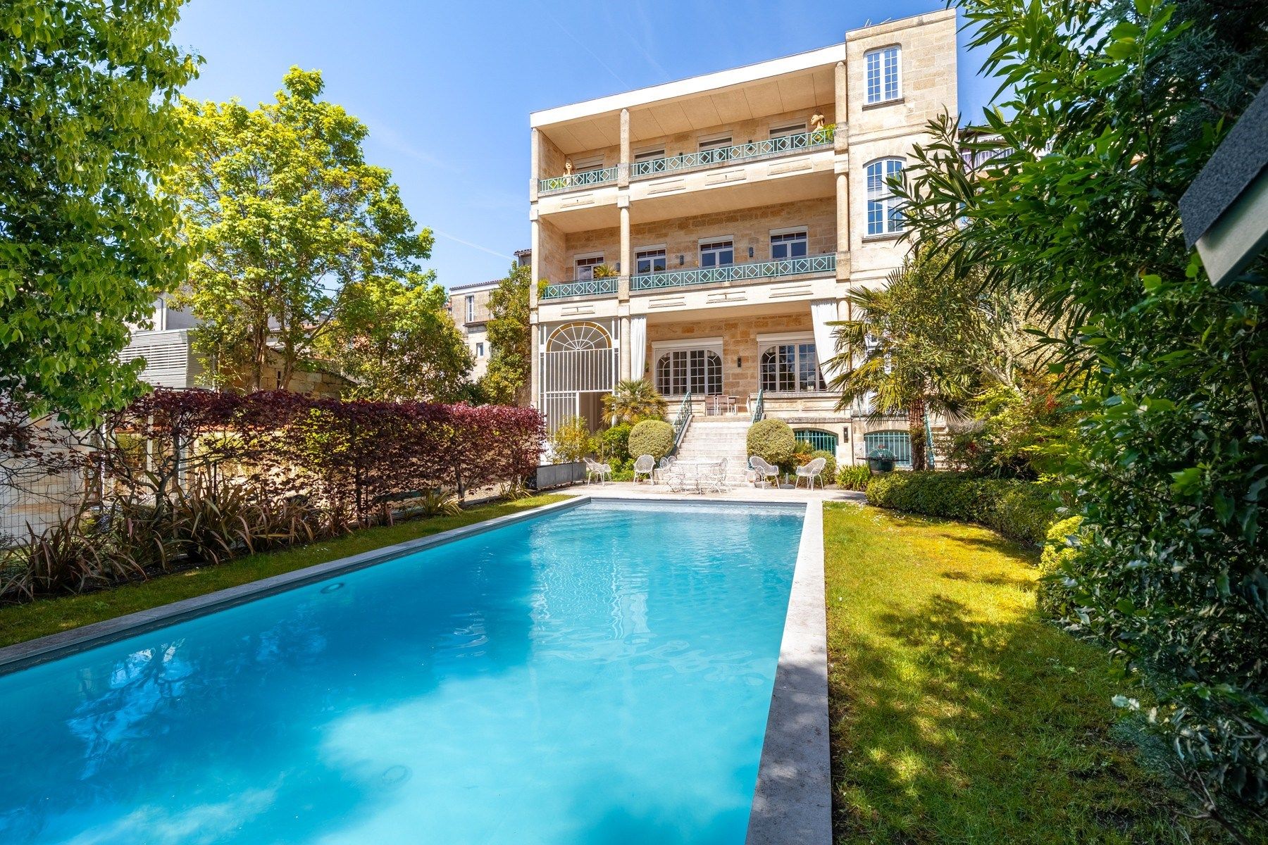 house 18 Rooms for sale on BORDEAUX (33000)