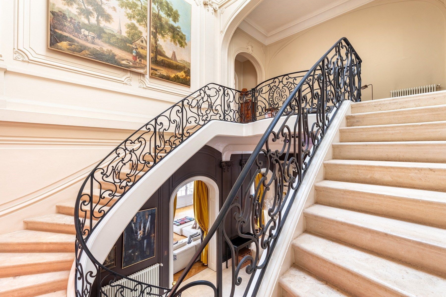house 18 Rooms for sale on BORDEAUX (33000)