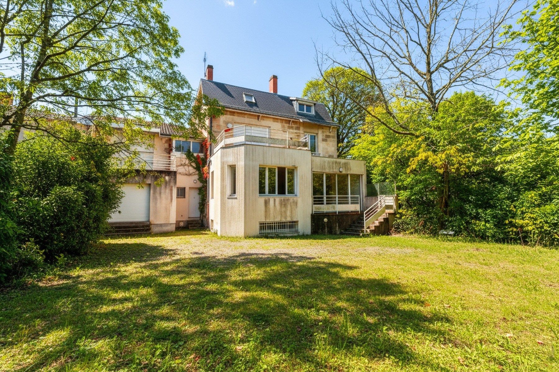 house 10 Rooms for sale on BORDEAUX (33000)