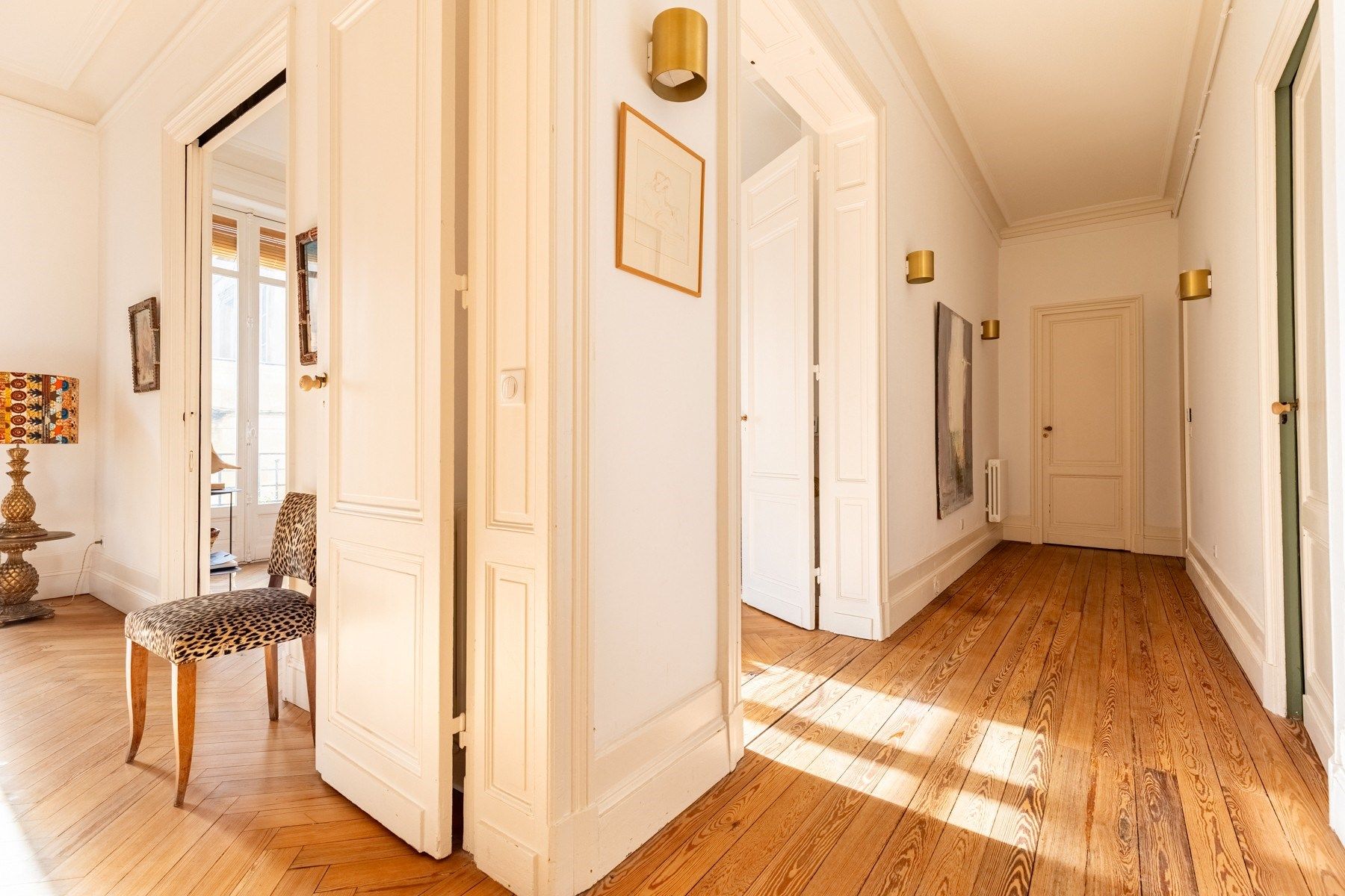 apartment 5 Rooms for sale on BORDEAUX (33000)