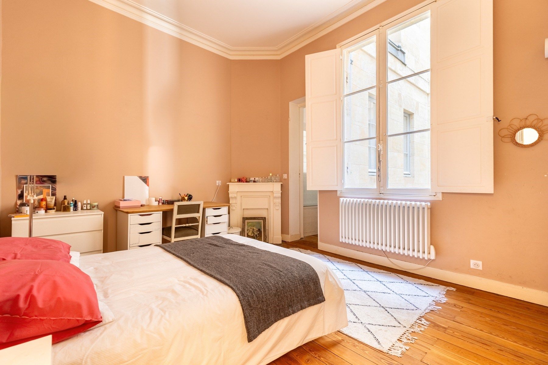 apartment 5 Rooms for sale on BORDEAUX (33000)