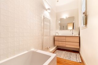 apartment 5 Rooms for sale on BORDEAUX (33000)