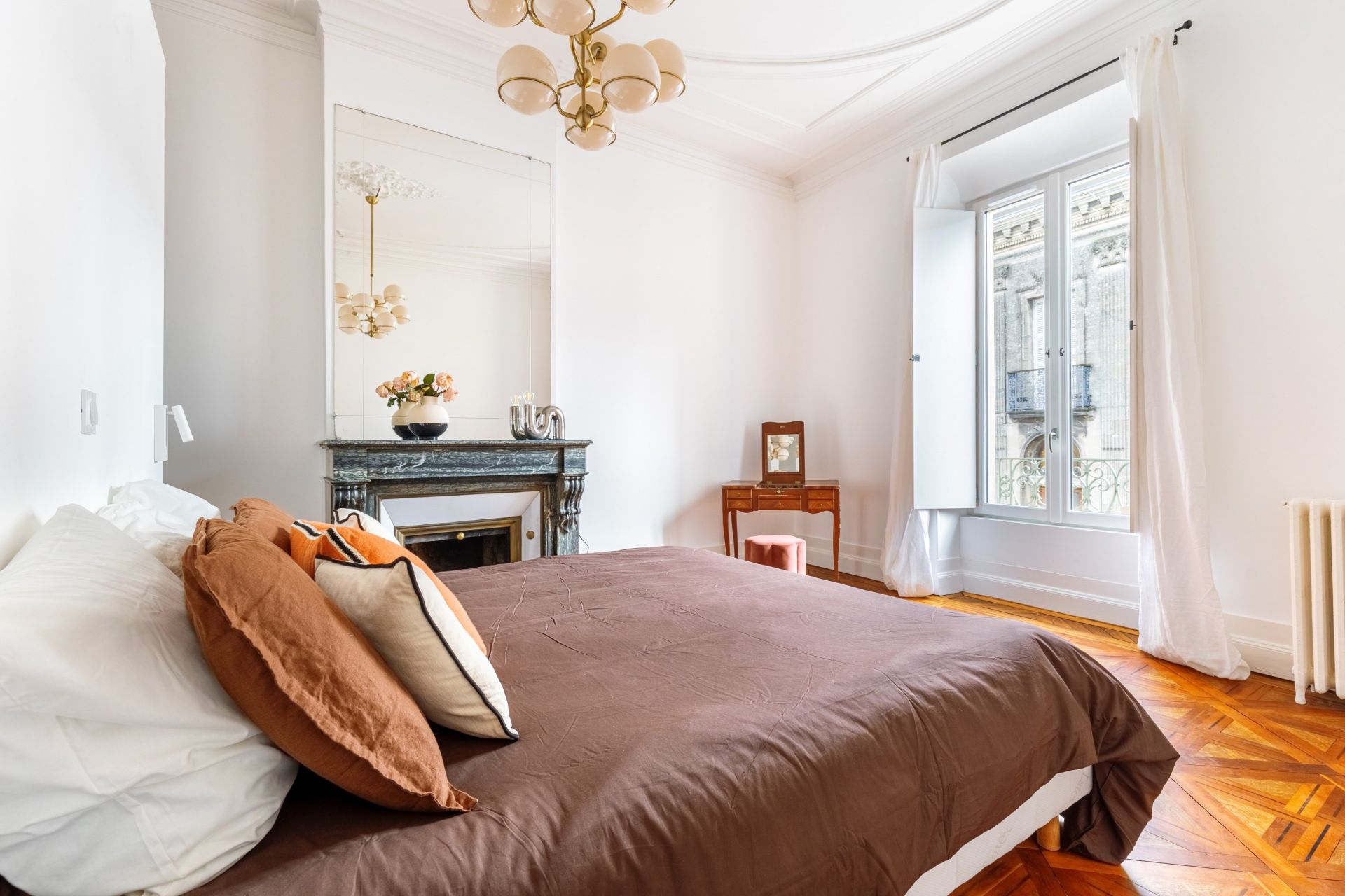 apartment 6 Rooms for sale on BORDEAUX (33000)