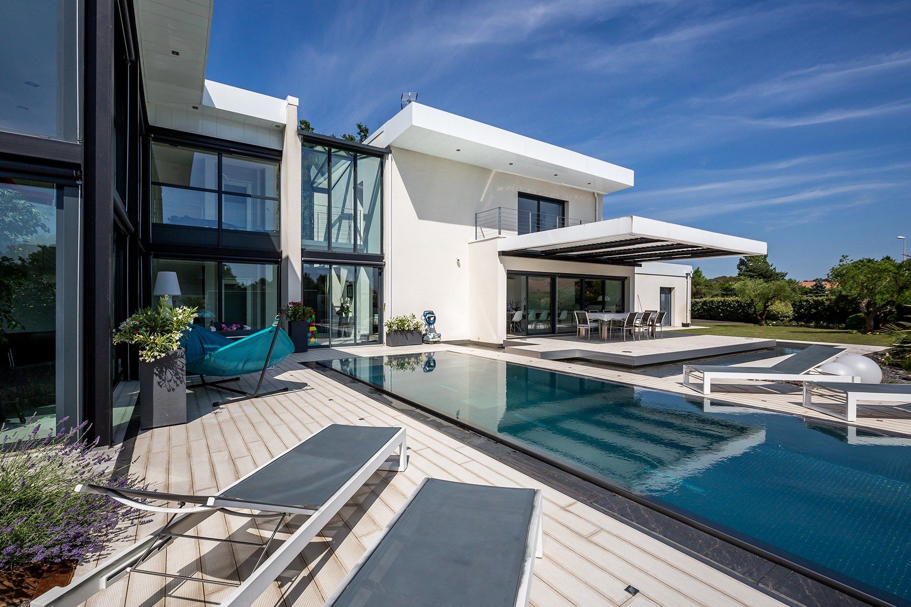 house 10 Rooms for sale on BORDEAUX (33000)
