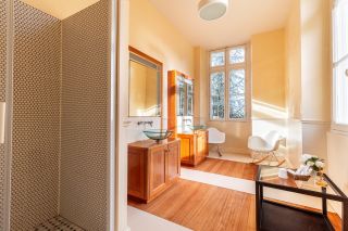 castle 12 Rooms for sale on BORDEAUX (33000)