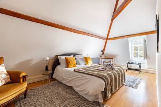 castle 12 Rooms for sale on BORDEAUX (33000)