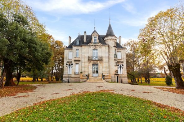 Sale Castle Bordeaux 12&nbsp;Rooms 570&nbsp;m²