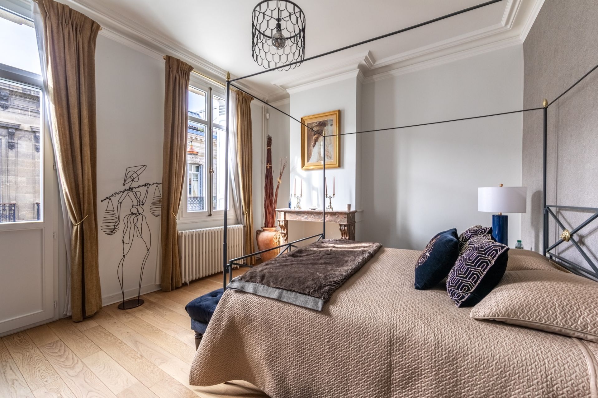 house 7 Rooms for sale on BORDEAUX (33000)