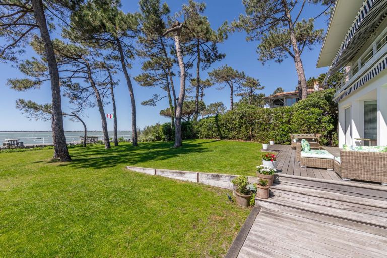 house 7 Rooms for sale on PYLA SUR MER (33115)