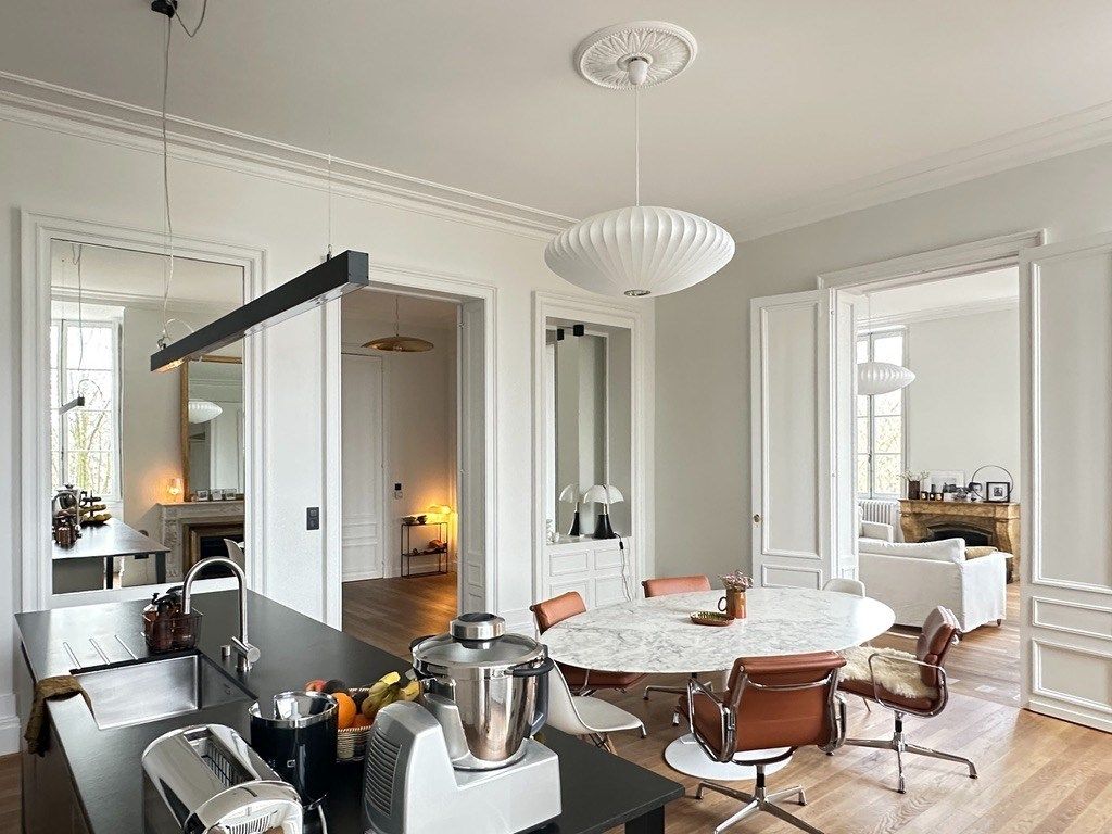 apartment 5 Rooms for sale on BORDEAUX (33000)