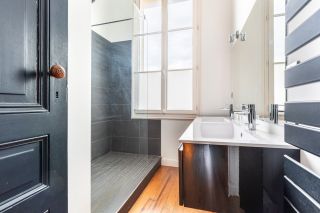 apartment 6 Rooms for sale on BORDEAUX (33000)