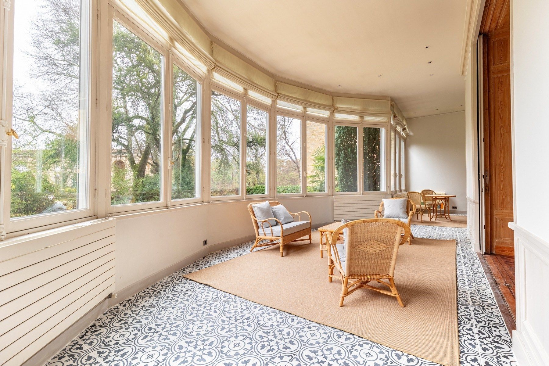 apartment 8 Rooms for sale on BORDEAUX (33000)