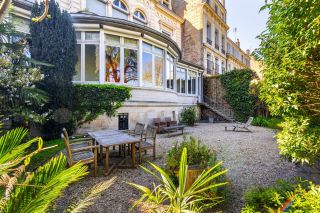 apartment 8 Rooms for sale on BORDEAUX (33000)