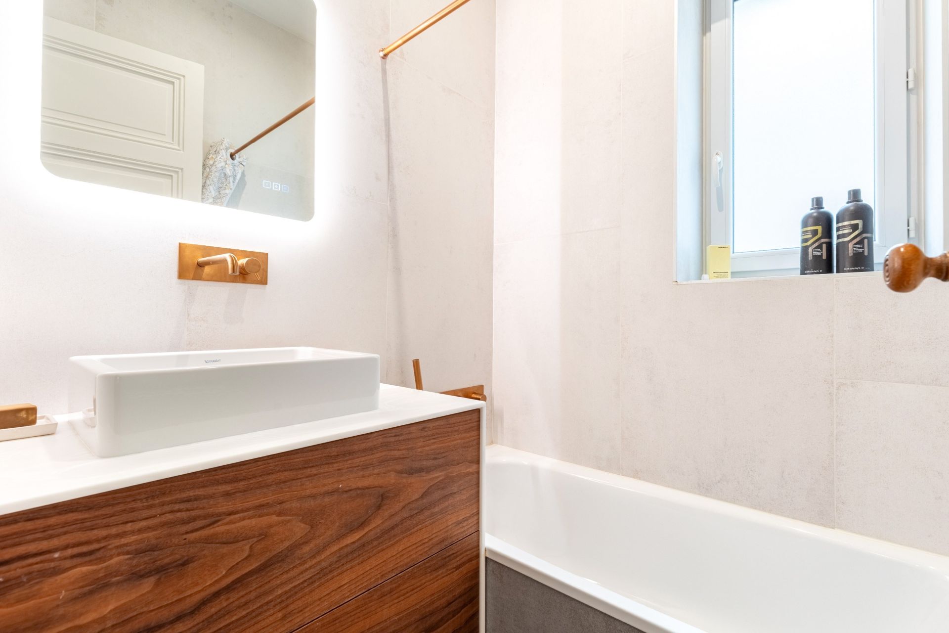 apartment 5 Rooms for sale on BORDEAUX (33000)