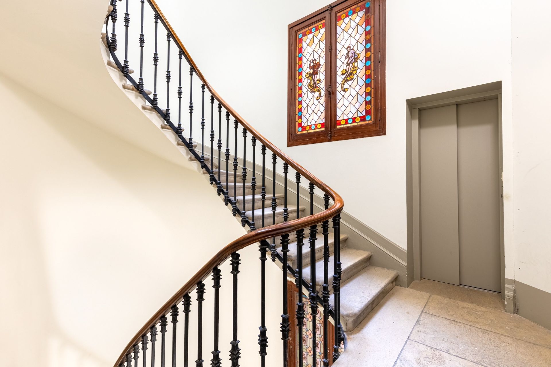 apartment 5 Rooms for sale on BORDEAUX (33000)