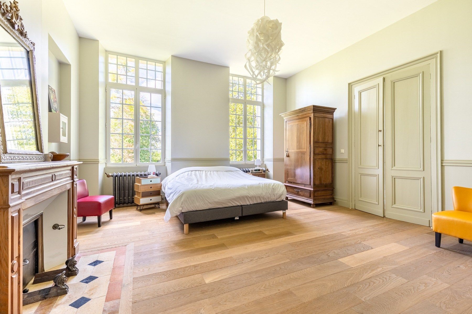 castle 12 Rooms for sale on BORDEAUX (33000)