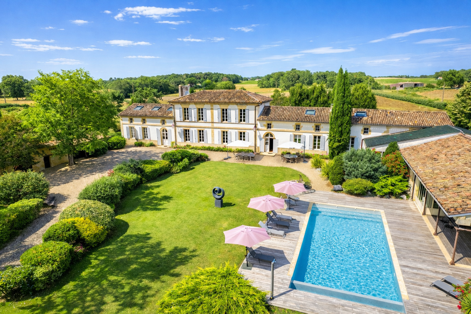 castle 17 Rooms for sale on BORDEAUX (33000)