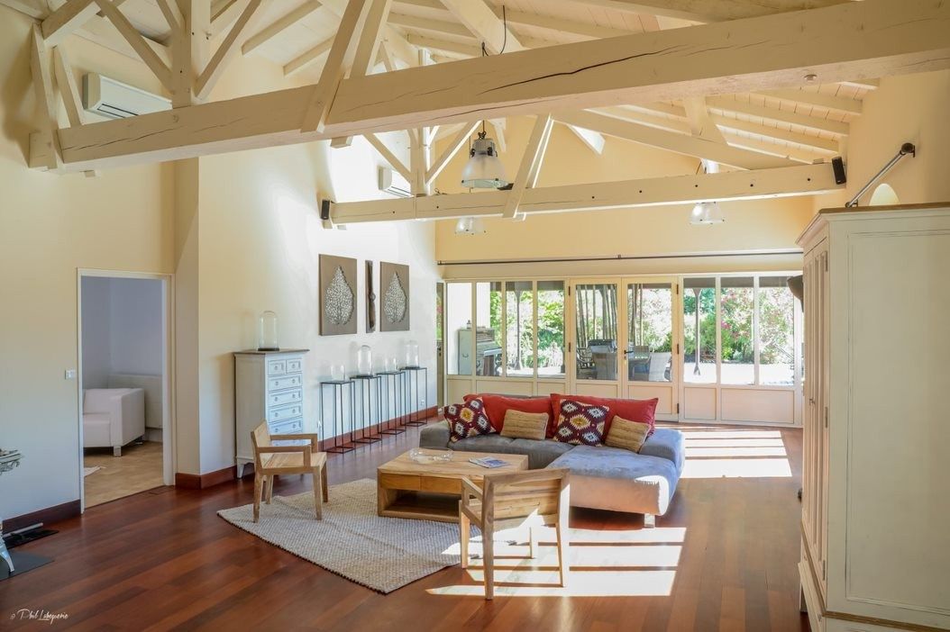 castle 17 Rooms for sale on BORDEAUX (33000)