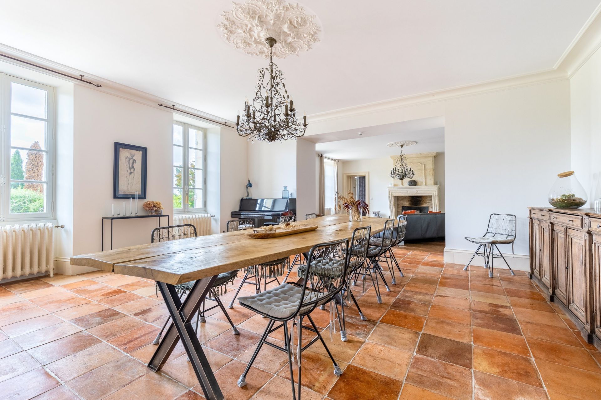castle 17 Rooms for sale on BORDEAUX (33000)