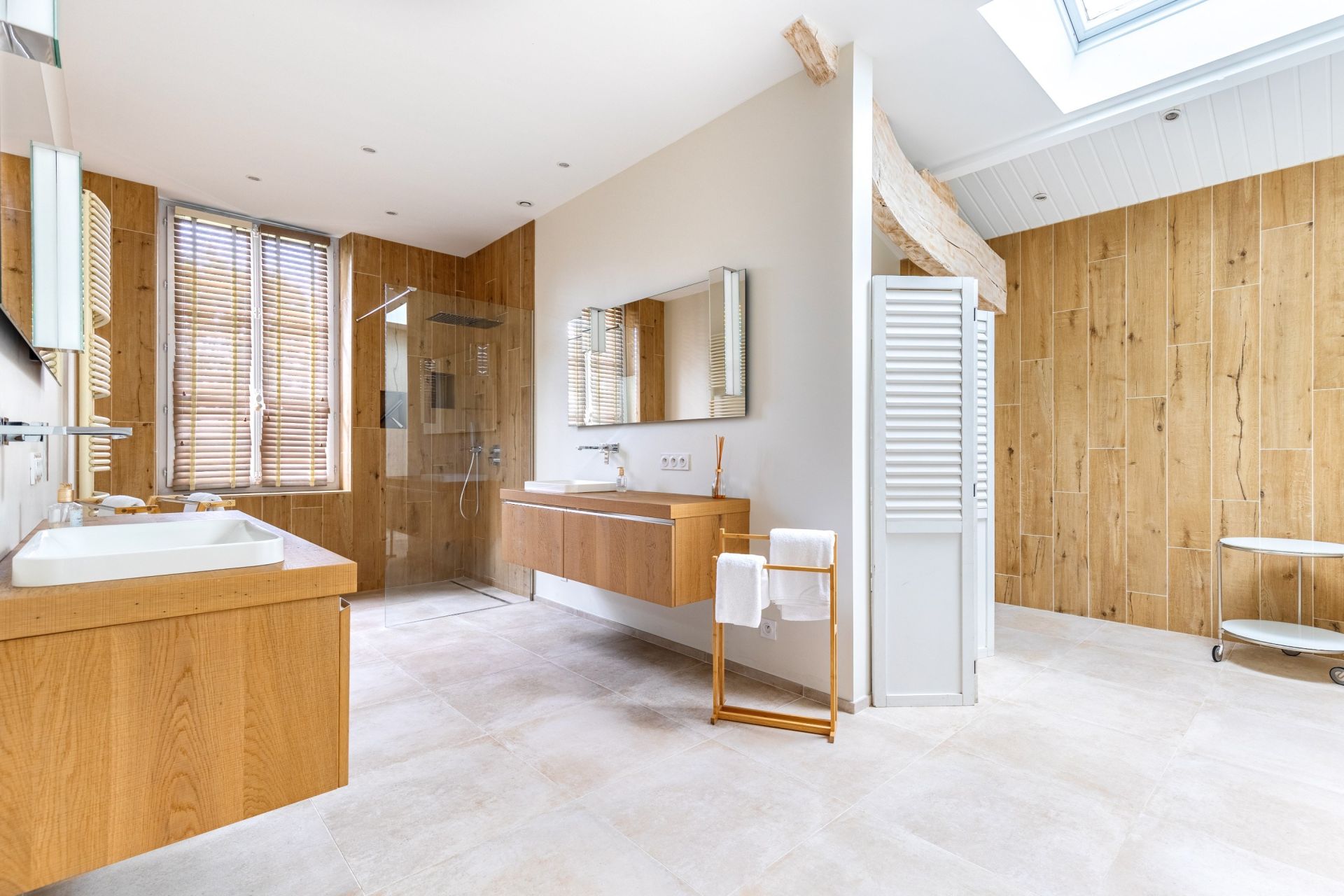 castle 17 Rooms for sale on BORDEAUX (33000)