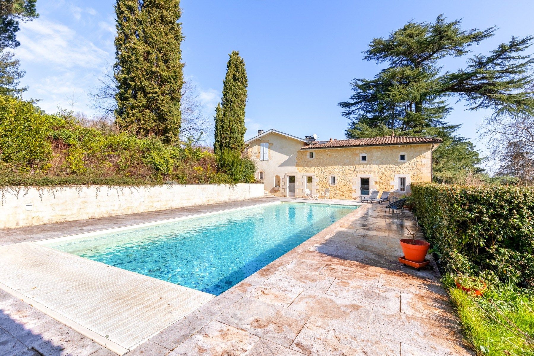 propriété 16 Pièces en vente sur BORDEAUX (33000)