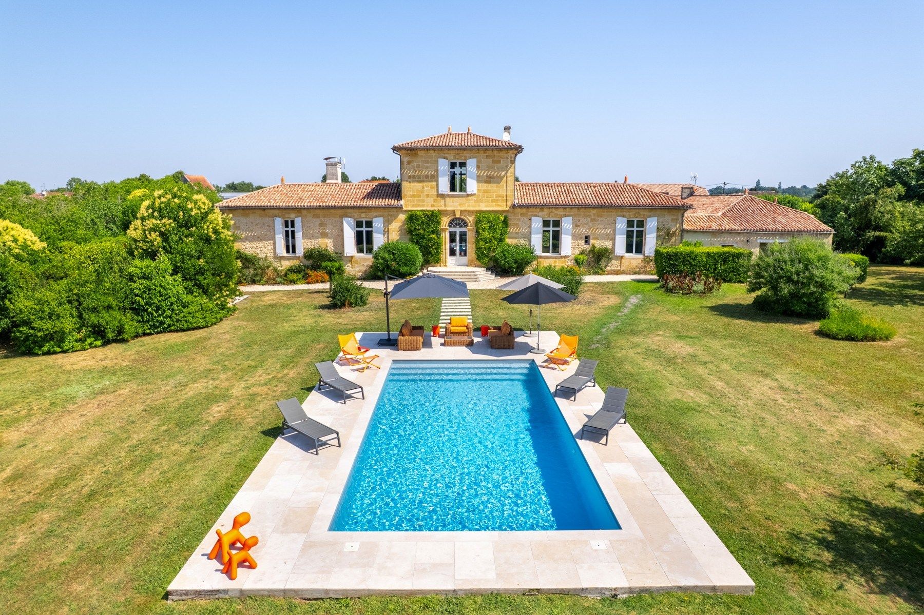 castle 14 Rooms for sale on BORDEAUX (33000)