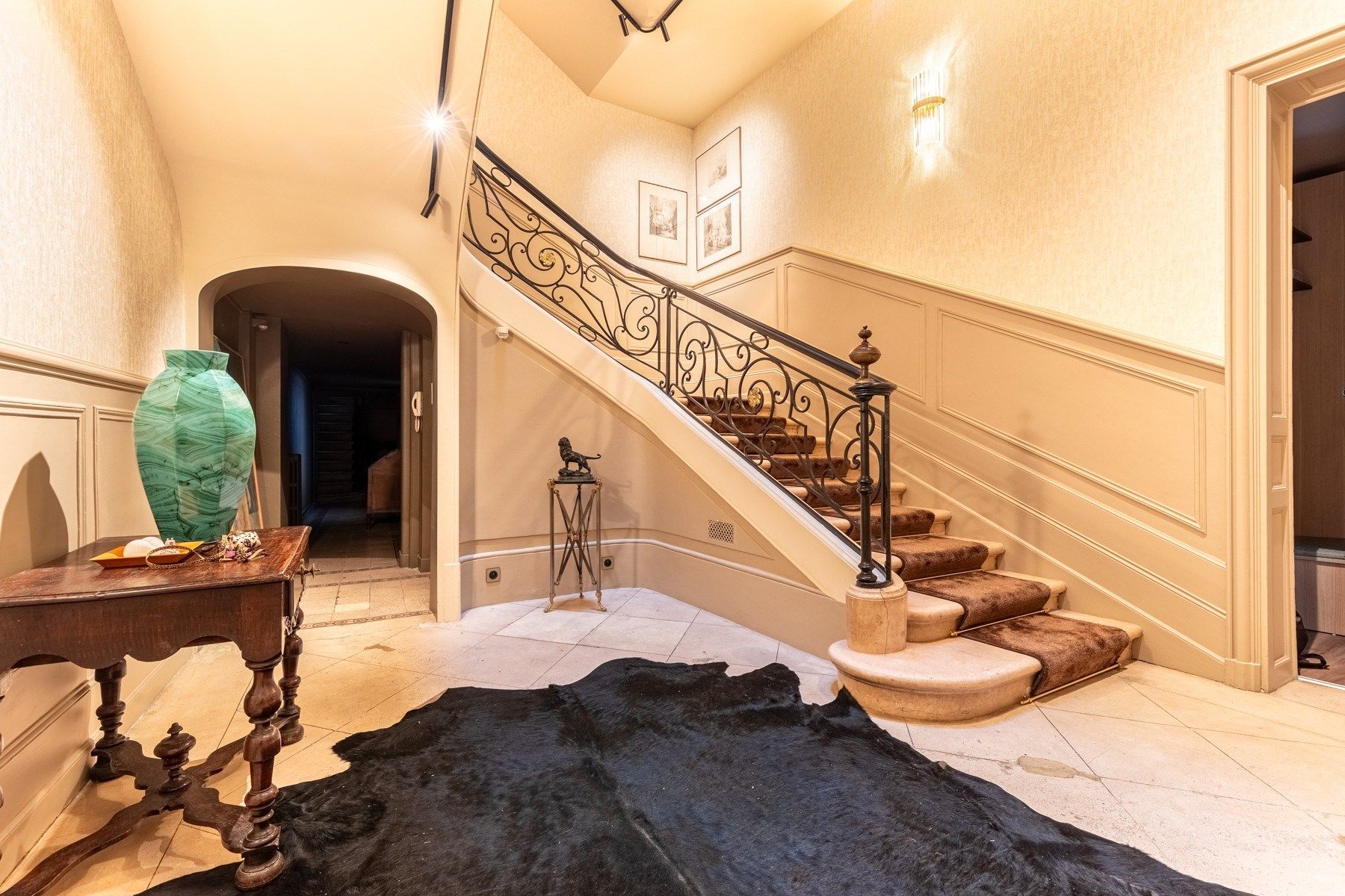 house 10 Rooms for sale on BORDEAUX (33000)