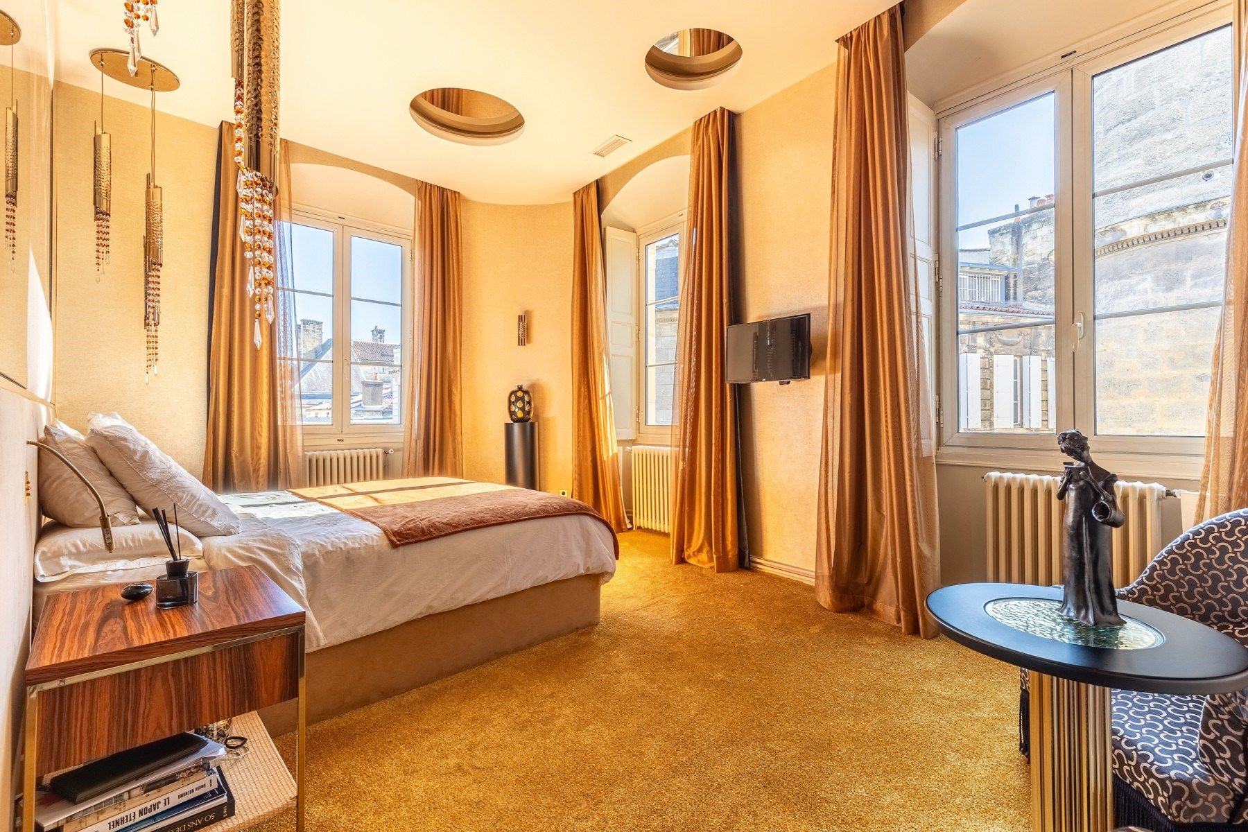 house 10 Rooms for sale on BORDEAUX (33000)