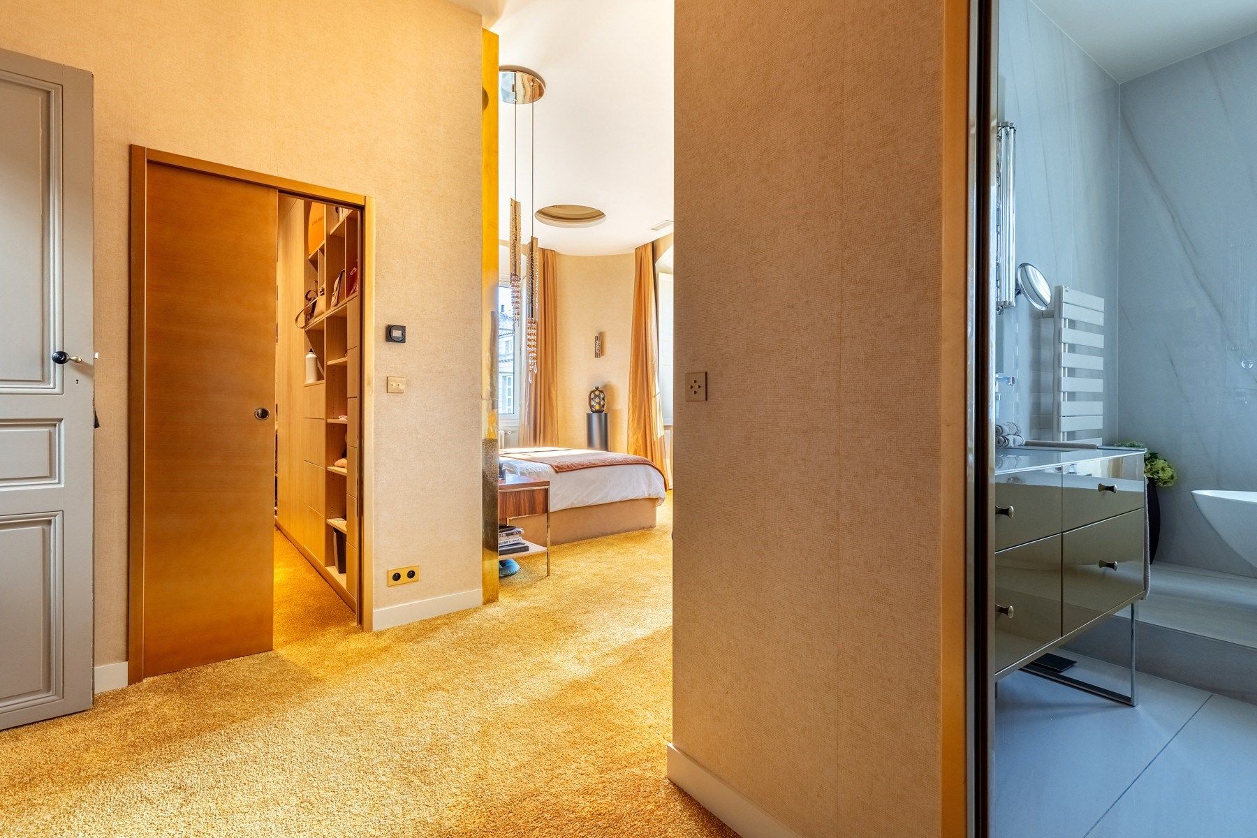 house 10 Rooms for sale on BORDEAUX (33000)