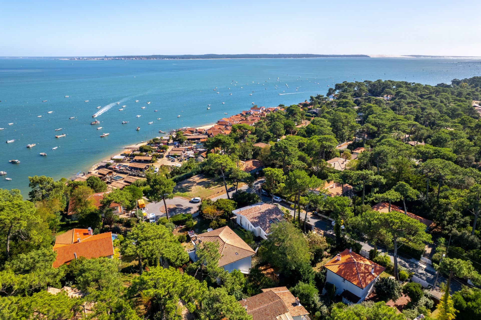 house 9 Rooms for sale on CAP FERRET (33970)