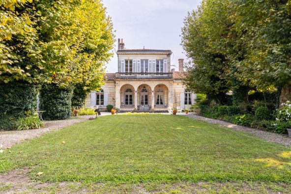 Vente Maison Bordeaux 10&nbsp;Pièces 350&nbsp;m²
