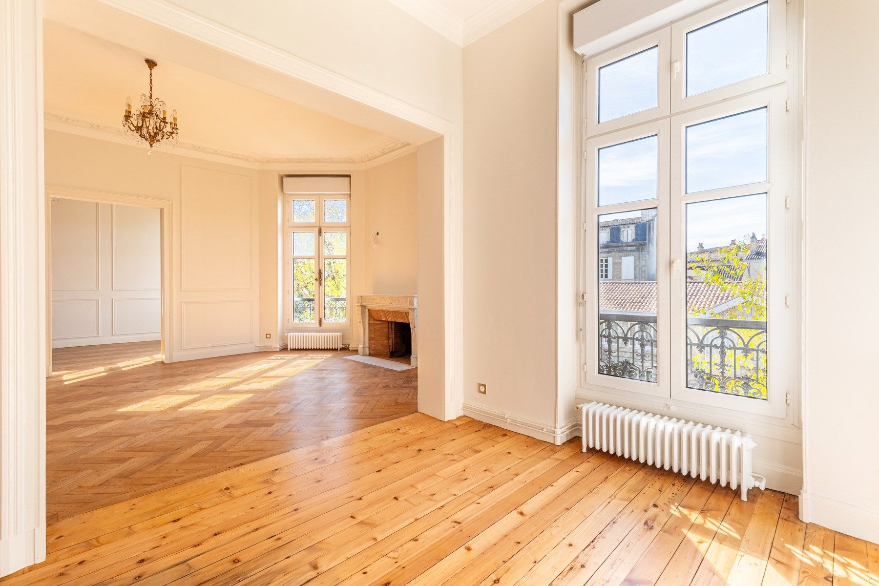 apartment 6 Rooms for sale on BORDEAUX (33000)