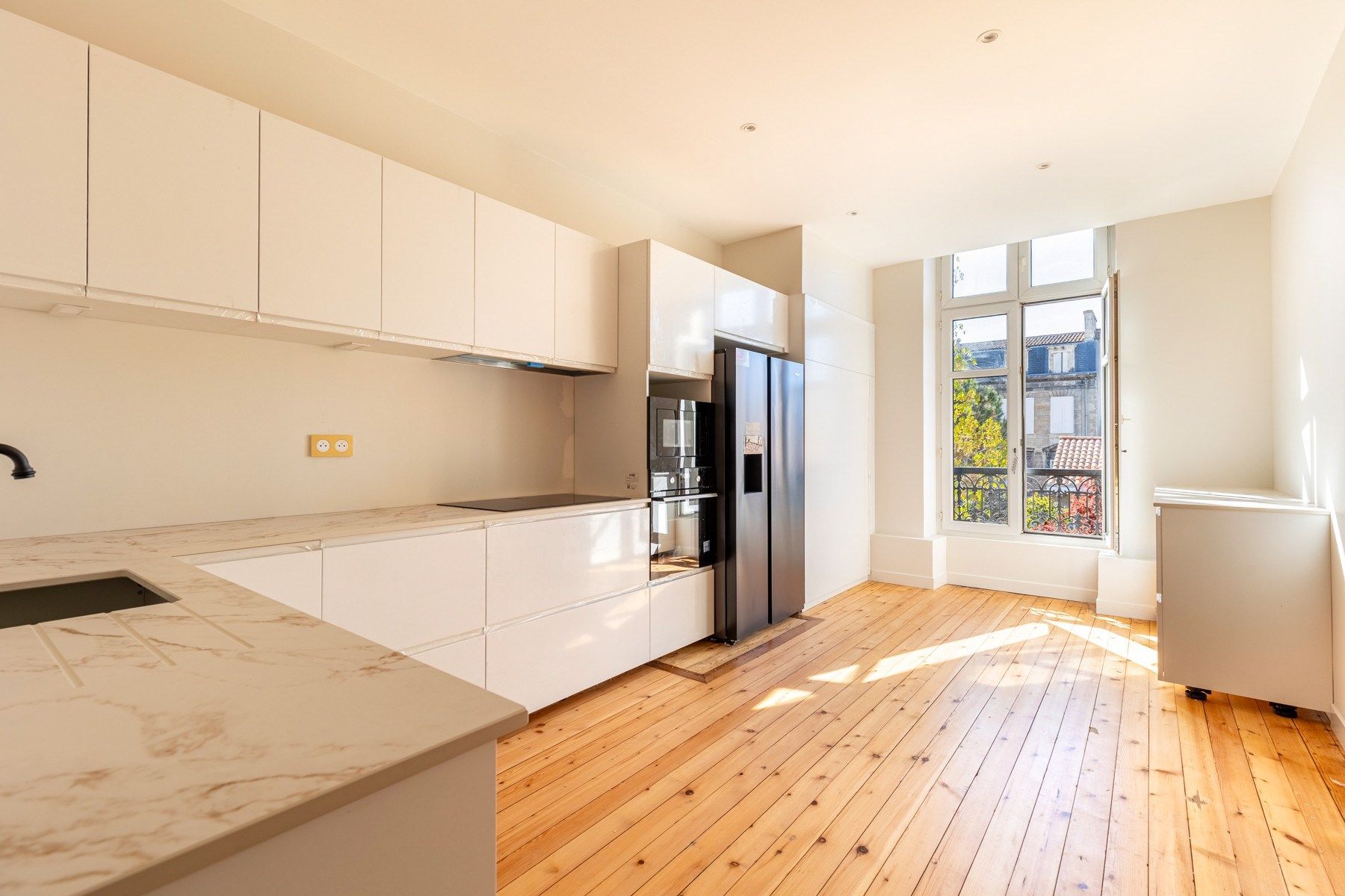 apartment 6 Rooms for sale on BORDEAUX (33000)