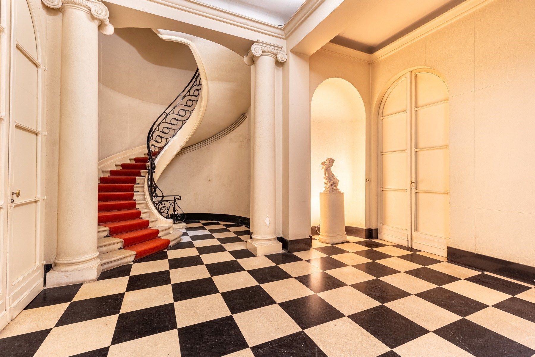 apartment 4 Rooms for sale on BORDEAUX (33000)