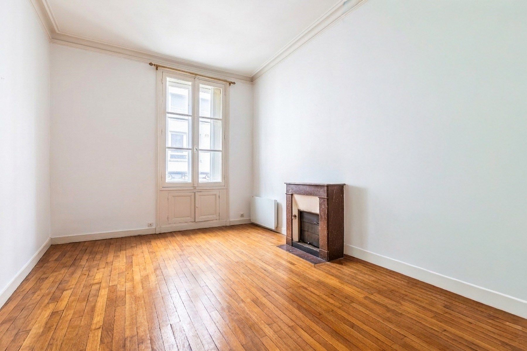 apartment 4 Rooms for sale on BORDEAUX (33000)