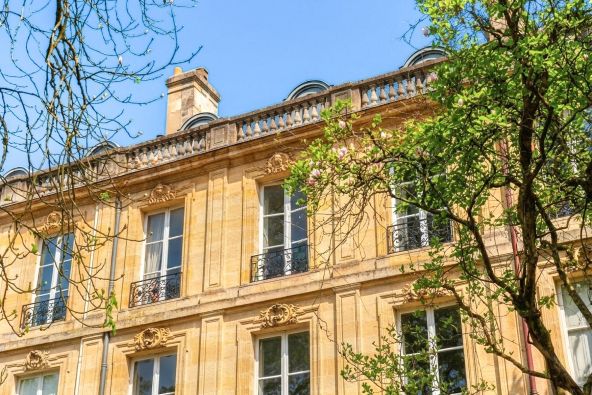 Sale Apartment Bordeaux 4&nbsp;Rooms 121&nbsp;m²