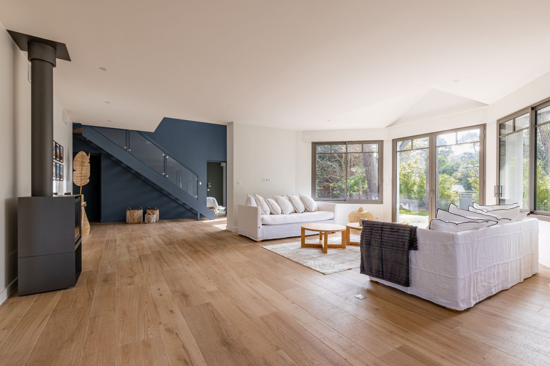 villa 10 Rooms for sale on PYLA SUR MER (33115)