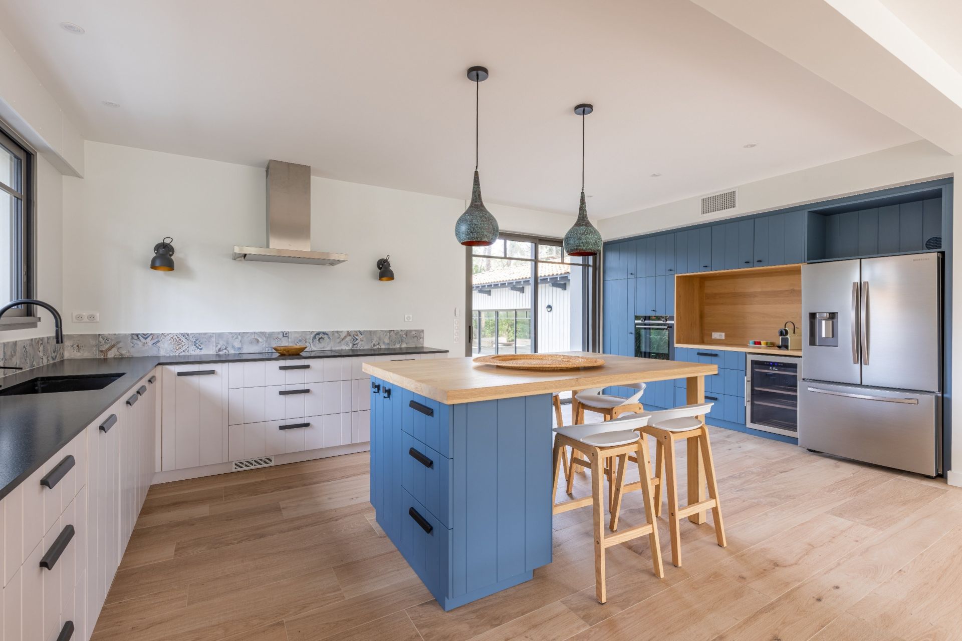 villa 10 Rooms for sale on PYLA SUR MER (33115)