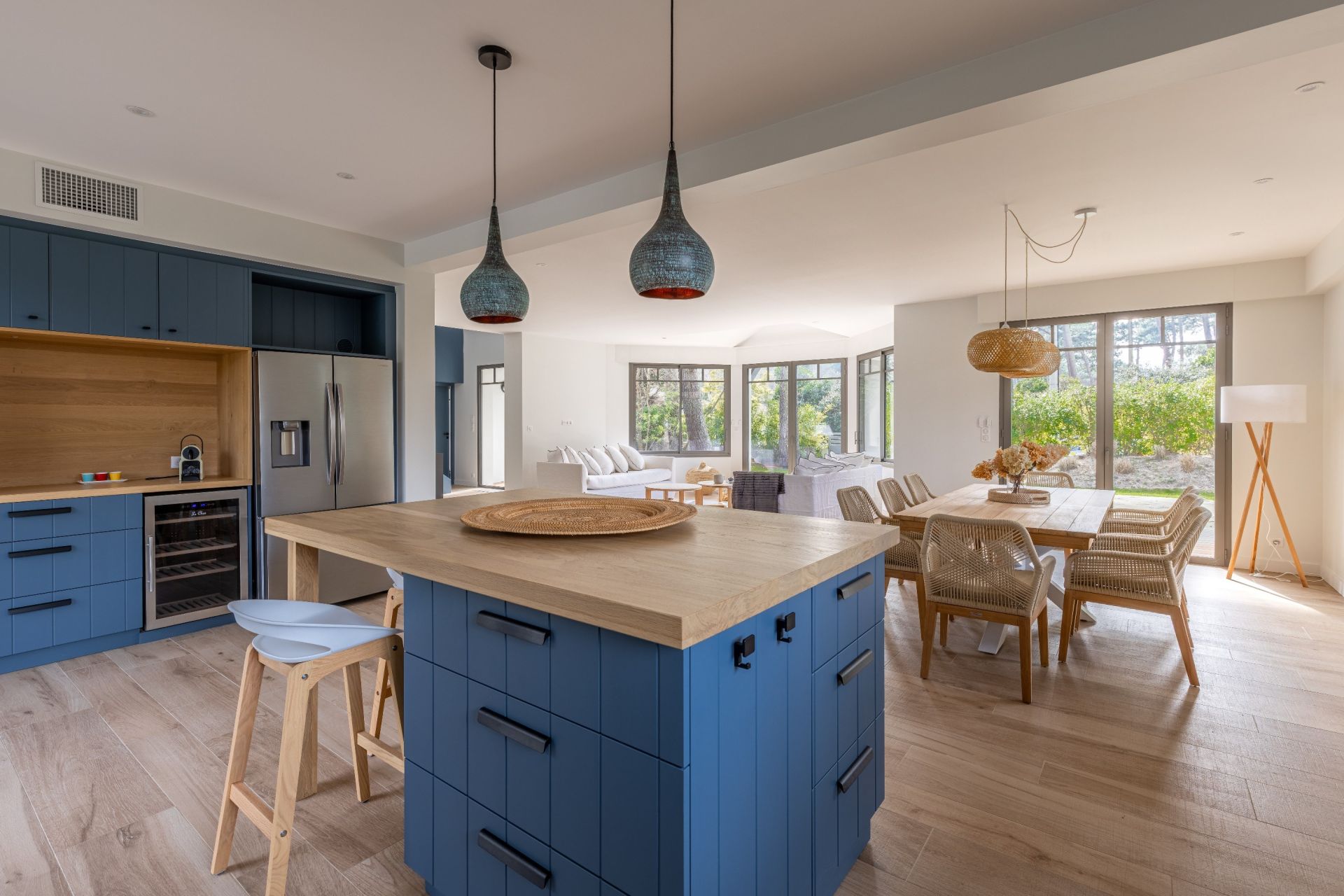 villa 10 Rooms for sale on PYLA SUR MER (33115)