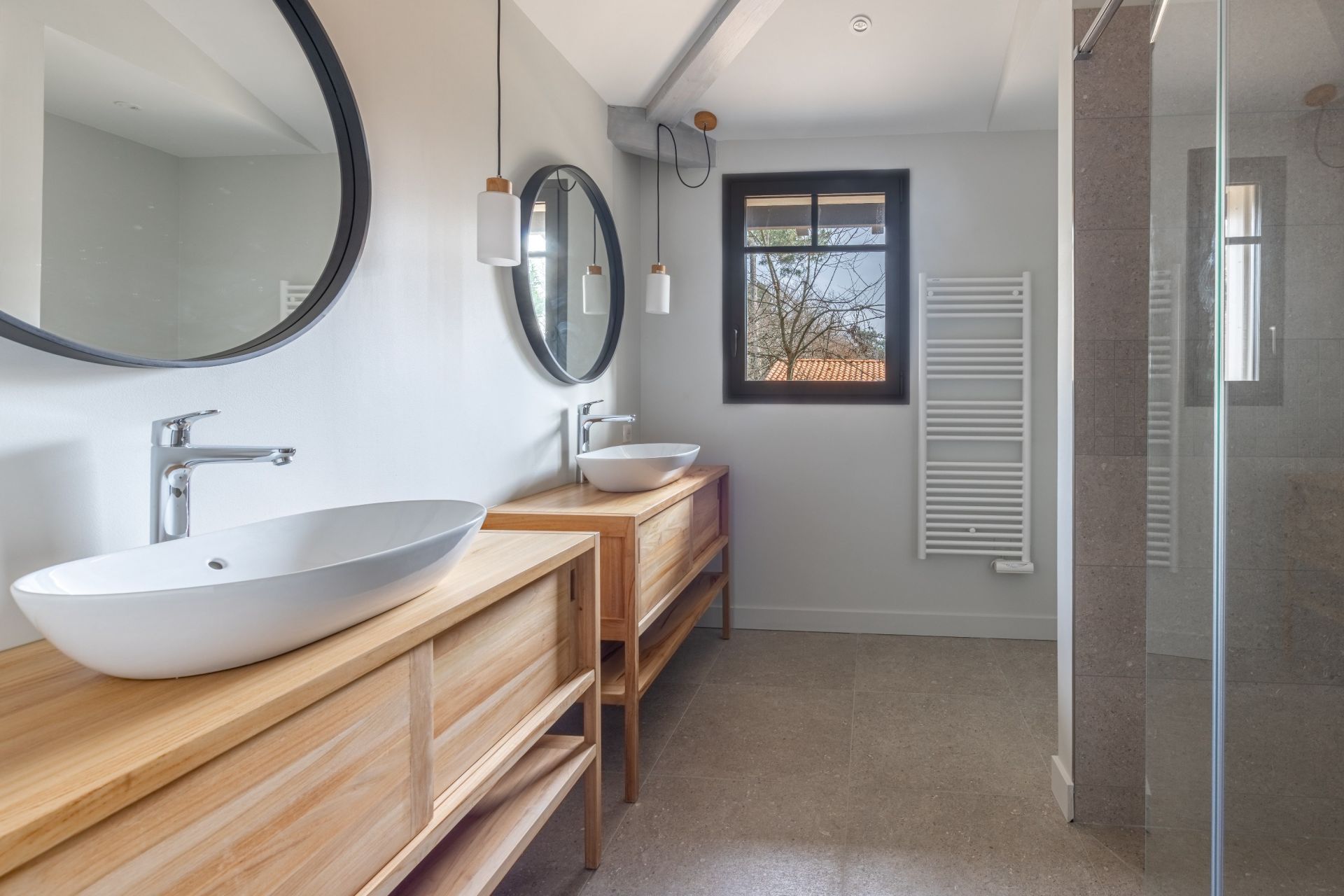 villa 10 Rooms for sale on PYLA SUR MER (33115)