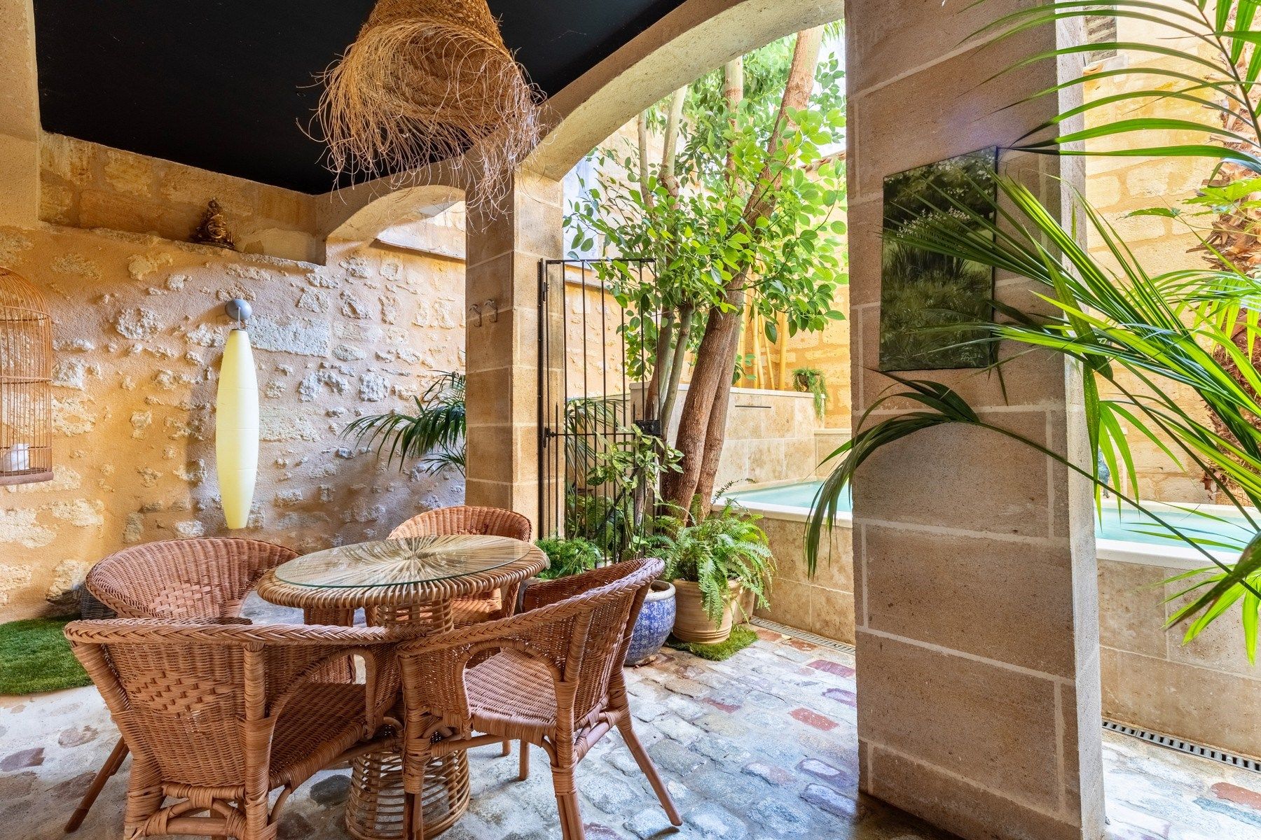 house 5 Rooms for sale on BORDEAUX (33000)