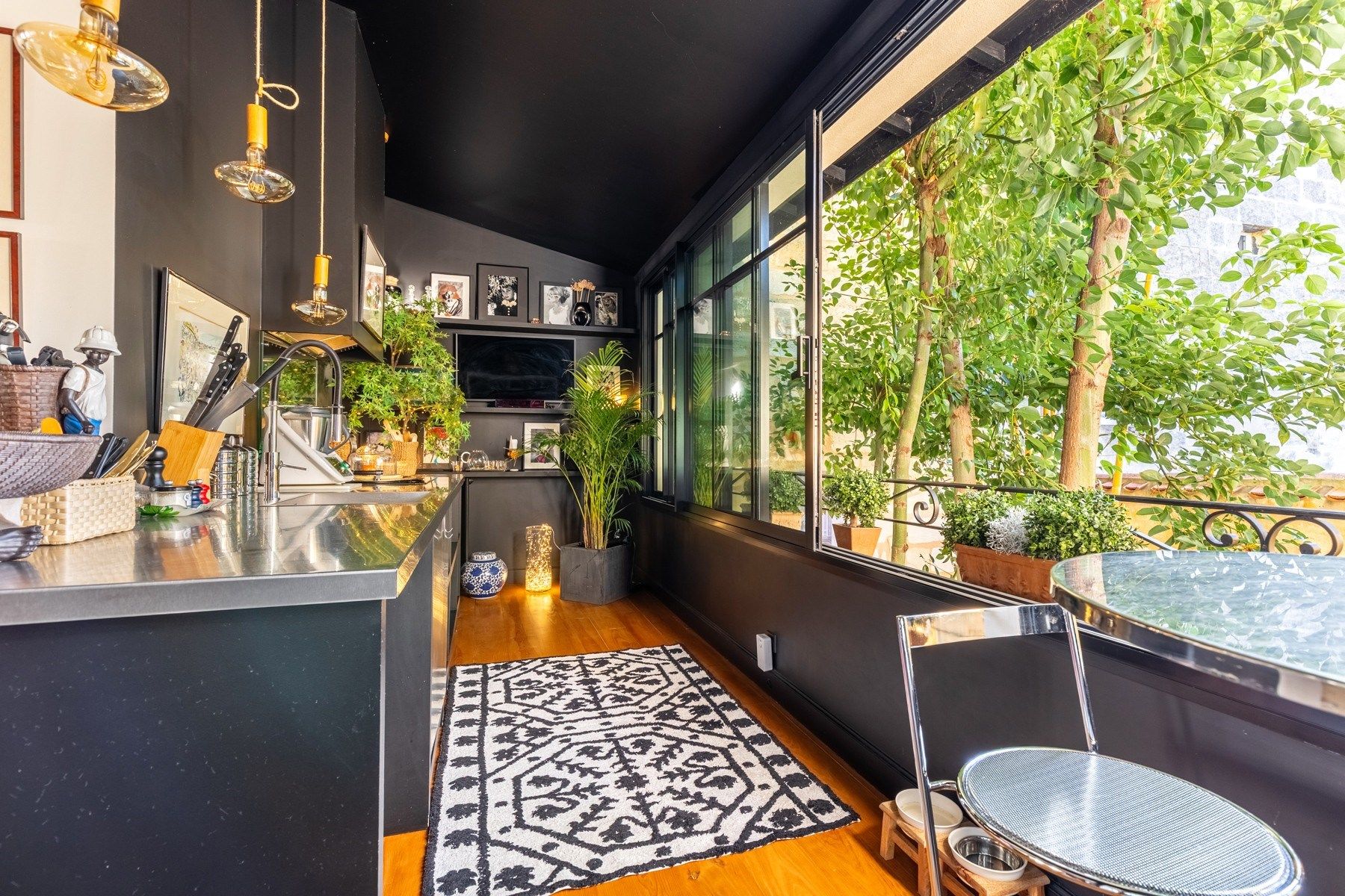 house 5 Rooms for sale on BORDEAUX (33000)