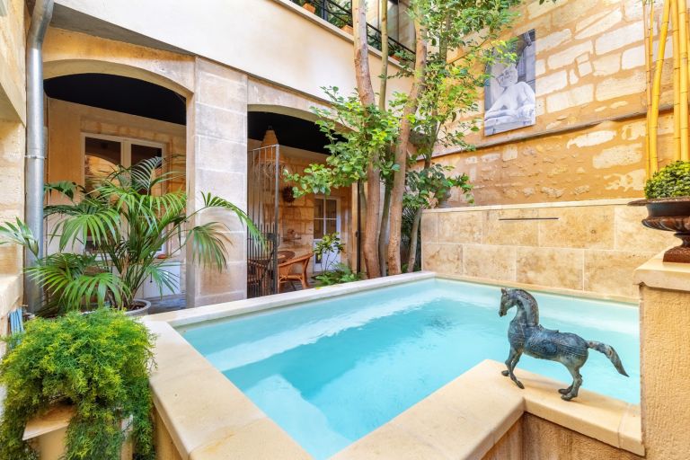 house 5 Rooms for sale on BORDEAUX (33000)