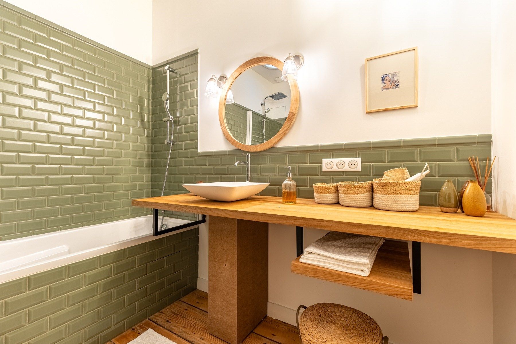 apartment 8 Rooms for sale on BORDEAUX (33000)